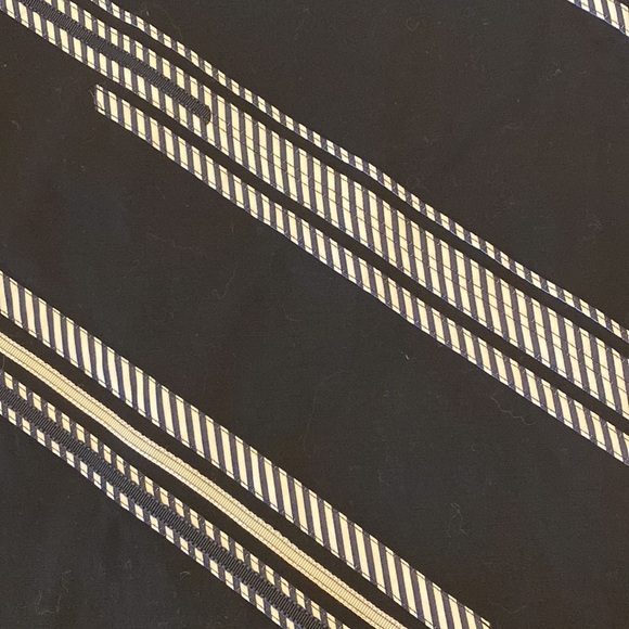 Ann Taylor Navy and White Skirt - Picture 2 of 8